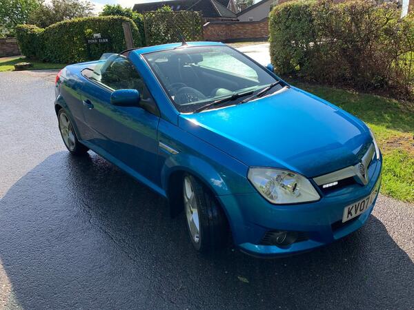 Vauxhall Tigra 1.4i 16v Exclusiv 2dr (a/c)