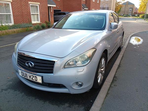 Infiniti M 3.5 35h V6 GT Premium Auto Euro 5 (s/s) 4dr