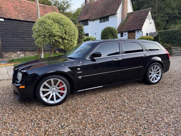 Chrysler 300C 6.1 Hemi V8 SRT-8 5dr