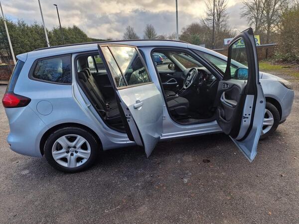Vauxhall Zafira Tourer 2.0 CDTi Exclusiv Euro 6 (s/s) 5dr