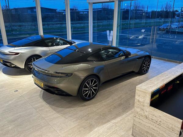 Aston Martin DB11 4.0 V8 Auto Euro 6 (s/s) 2dr