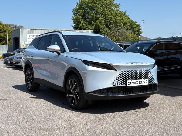 OMODA 7 1.5T SHS 18.4kWh Noble DHT1 Euro 6 (s/s) 5dr