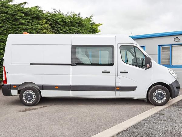 Renault Master 2.3 dCi ENERGY 35 Business Crew Van FWD Euro 6 (s/s) 5dr (7 Seat)