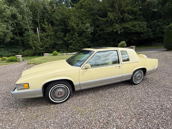 Cadillac De Ville