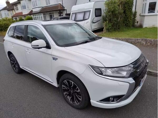 Mitsubishi Outlander 2.0h 12kWh 4h CVT 4WD Euro 6 (s/s) 5dr