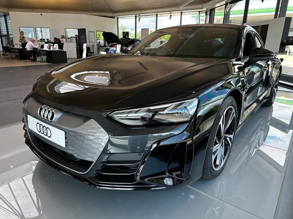 Audi e-tron GT 93.4kWh Auto quattro 4dr