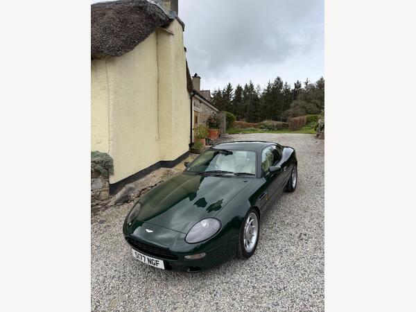 Aston Martin DB7