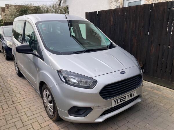 Ford Tourneo Courier 1.0 EcoBoost Zetec Euro 6 5dr