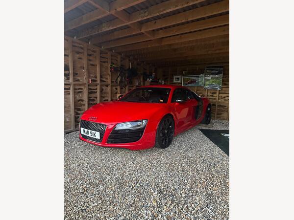 Audi R8 5.2 FSI V10 quattro Euro 5 2dr