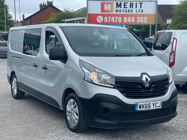 Renault Trafic 1.6 dCi ENERGY 29 Sport Nav Crew Van LWB Euro 6 (s/s) 6dr