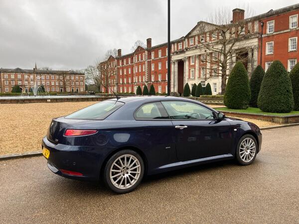 Alfa Romeo GT 1.9 JTDM 16V Q2 2dr