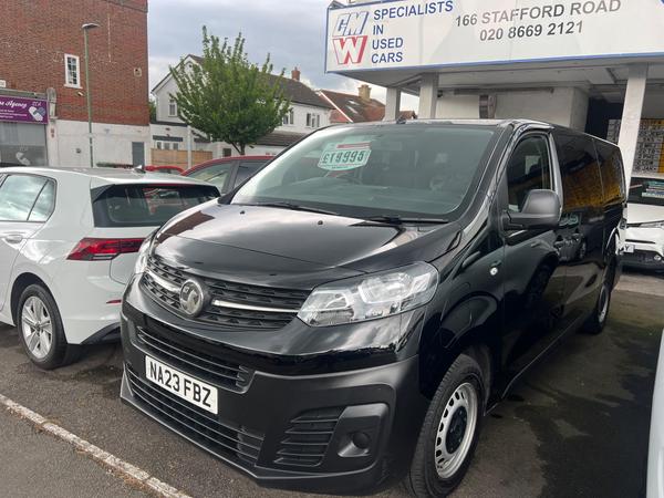 Vauxhall Vivaro-e Life 50kWh Combi Auto LWB 5dr (9 Seat, 11kW Charger)