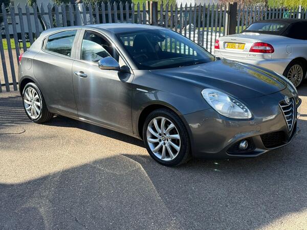 Alfa Romeo Giulietta 1.4 TB Distinctive Euro 6 (s/s) 5dr