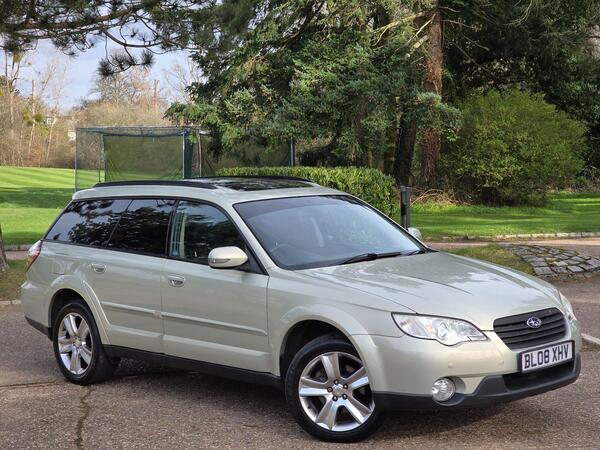 Subaru Outback 2.5 SEn 5dr (Nav, leather)