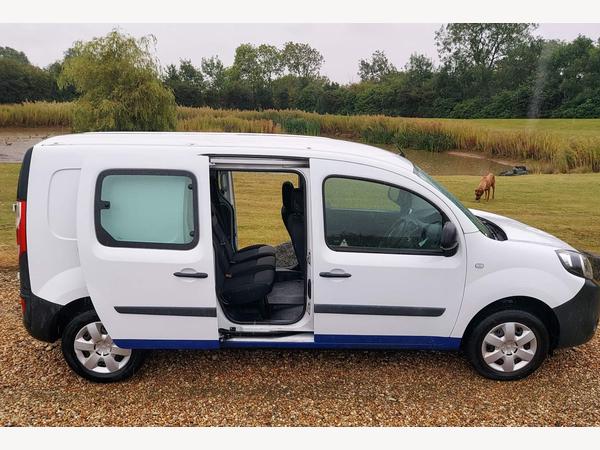 Renault Kangoo Maxi ZE 33kWh Business Crew Van 6dr Electric Auto L3 H1 (i) (60 ps)