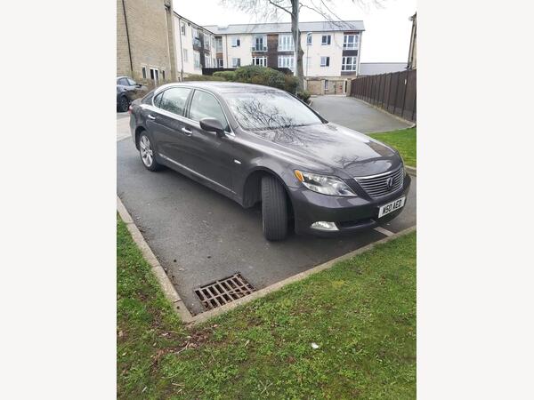 Lexus LS 5.0 600h V8 L RSR CVT 4WD Euro 5 (s/s) 4dr