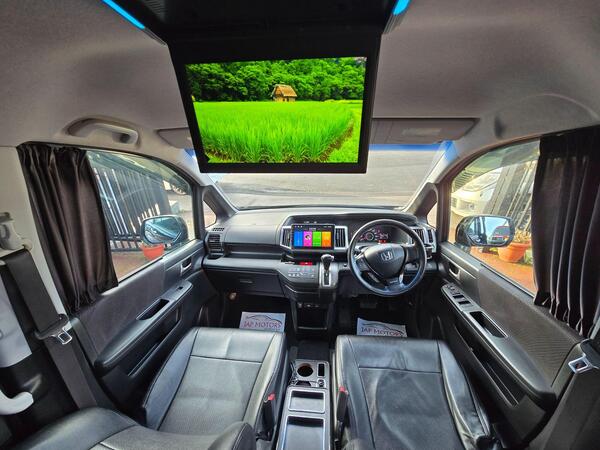 Honda Stepwagon 2.0 SPADA TOP SPEC 5dr
