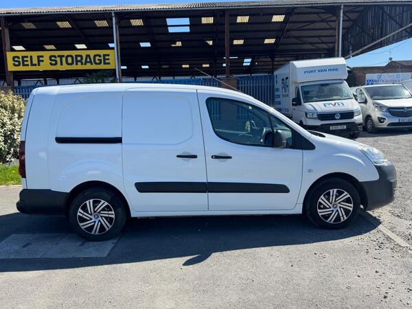 Peugeot Partner 1.6 BlueHDi 744 S Combi Van 6dr Diesel Manual L2 (113 g/km, 97.64 bhp)