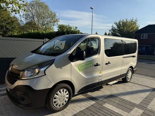 Renault Trafic 1.6 dCi ENERGY 29 Business Minibus Double Cab 5dr Diesel Manual LWB Euro 6 (s/s) (9 Seat) (125 ps)