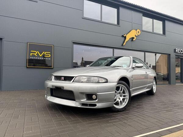 Nissan Skyline 2.6L Saloon