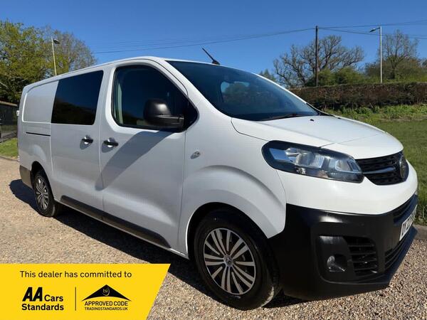 Vauxhall Vivaro 2.0 Turbo D 3100 Dynamic Crew Van L2 H1 Euro 6 (s/s) 6dr