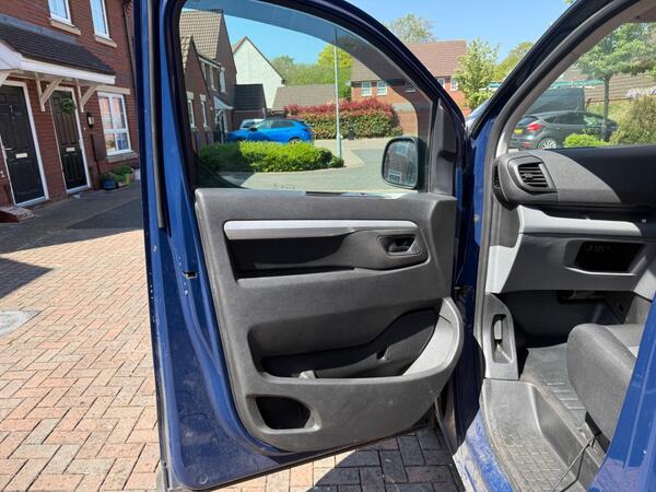 Peugeot Expert 2.0 BlueHDi 1400 Professional Standard Crew Van Double Cab 6dr Diesel Manual MWB Euro 6 (s/s) (6 Seat) (120 ps)