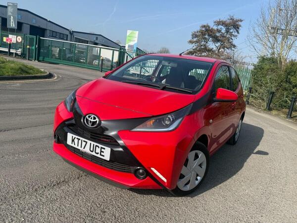Toyota AYGO 1.0 VVT-i x-play Euro 6 5dr