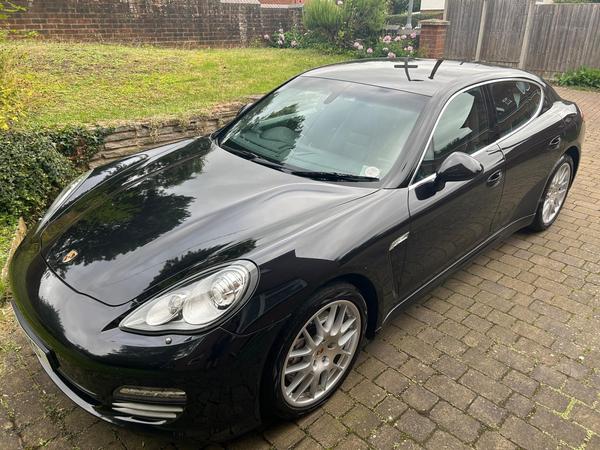 Porsche Panamera 4.8 V8 4S PDK 4WD Euro 5 (s/s) 5dr
