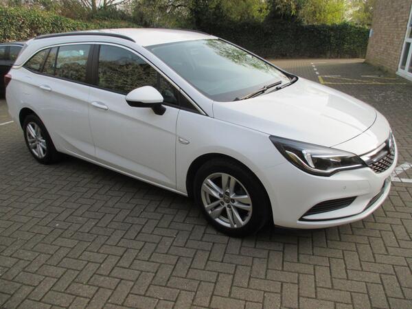 Vauxhall Astra 1.0i Turbo ecoTEC Tech Line Nav Sports Tourer Euro 6 (s/s) 5dr