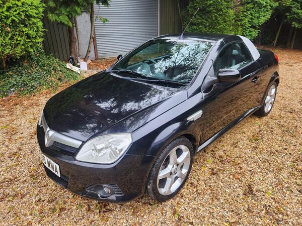 Vauxhall Tigra 1.4i 16v Exclusiv 2dr (a/c)