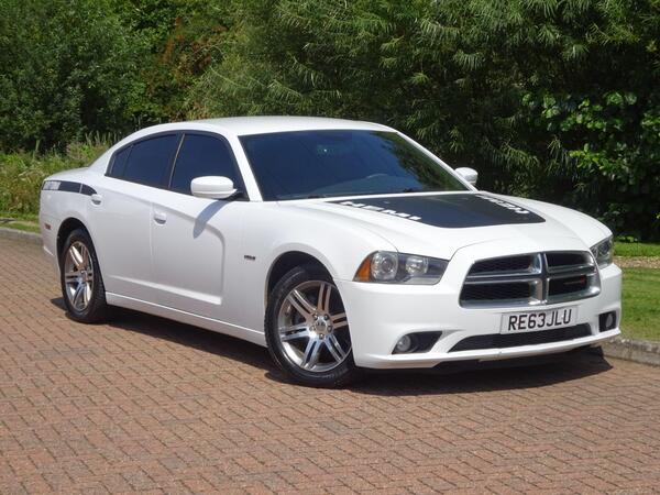 Dodge Charger 5.7 HEMI V8 - REAL AMERICAN MUSCLE 4dr