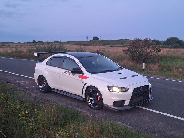 Mitsubishi Lancer 2.0T EVO X GS FQ-300 Saloon 4dr Petrol Manual 4WD Euro 4 (290 ps)