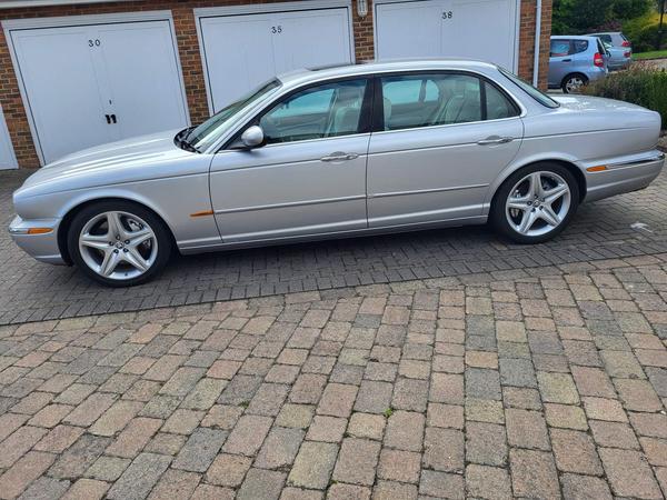 Jaguar XJ 4.2 Super LWB Saloon 4dr