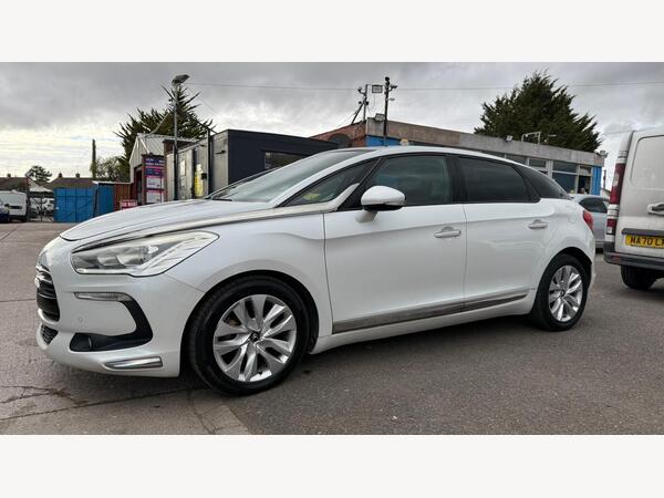 Citroen DS5 1.6 e-HDi Airdream DStyle EGS6 Euro 5 (s/s) 5dr