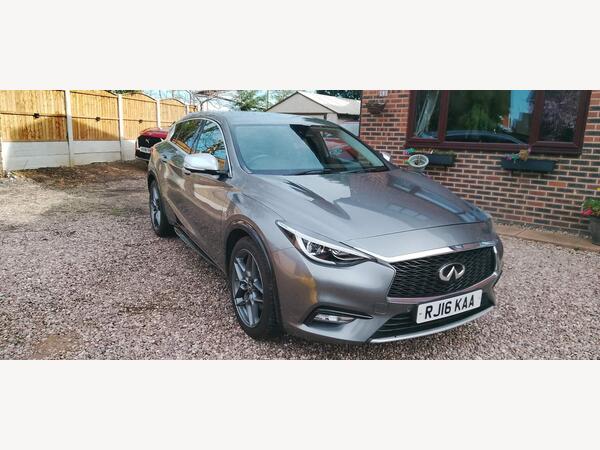 Infiniti Q30 2.2d Premium DCT Euro 6 (s/s) 5dr