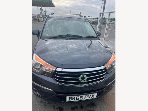 SsangYong Turismo 2.2D EX Euro 6 5dr