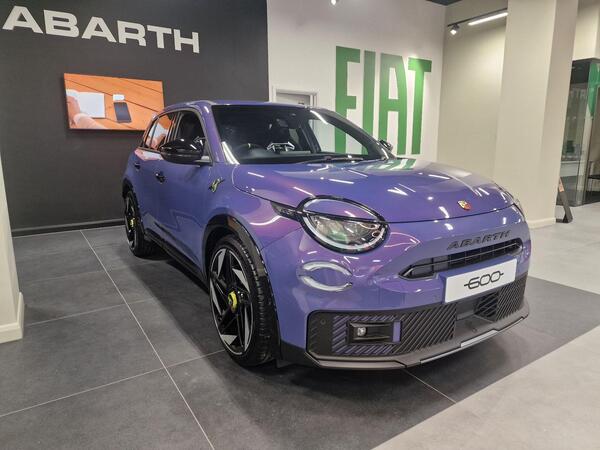 Abarth 600e 54kWh Scorpionissima Auto 5dr