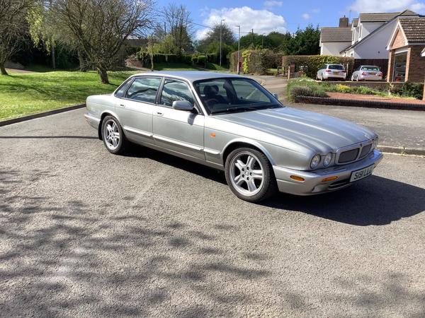 Jaguar XJR 4.0 V8 4dr