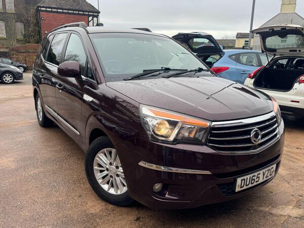 SsangYong Turismo 2.0 e-XDi ES Euro 5 5dr