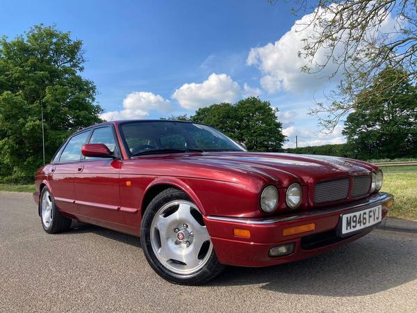 Jaguar XJR 4.0 4dr
