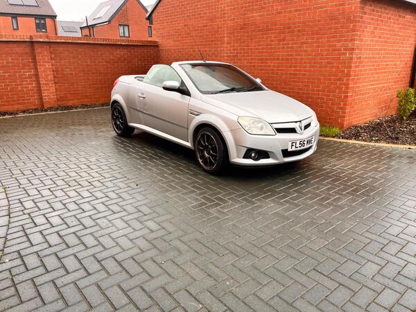 Vauxhall Tigra 1.4i 16v Exclusiv 2dr (a/c)