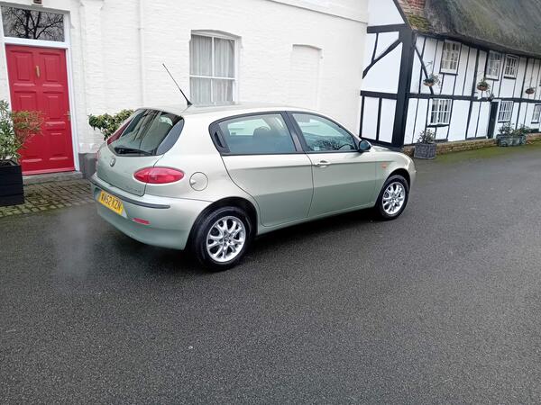 Alfa Romeo 147 1.6 T.Spark Lusso 5dr