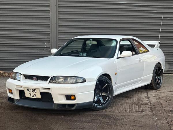 Nissan Skyline R33 GT-R V-Spec 1 2dr
