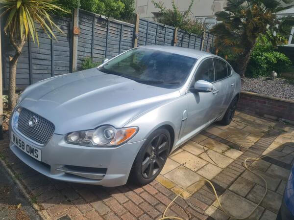 Jaguar XF 2.7d V6 Premium Luxury Auto Euro 4 4dr