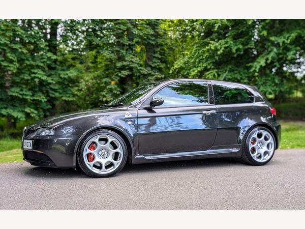 Alfa Romeo 147 3.2 GTA Hatchback 3dr Petrol Manual (287 g/km, 250 bhp)