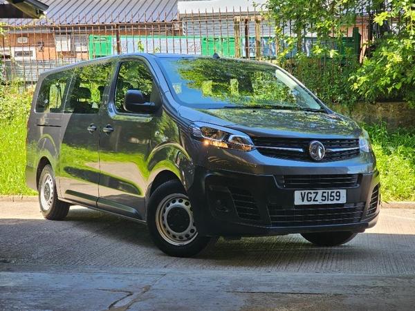 Vauxhall Vivaro-e Life 50kWh Combi Auto LWB 5dr (9 Seat, 7.4kW Charger)