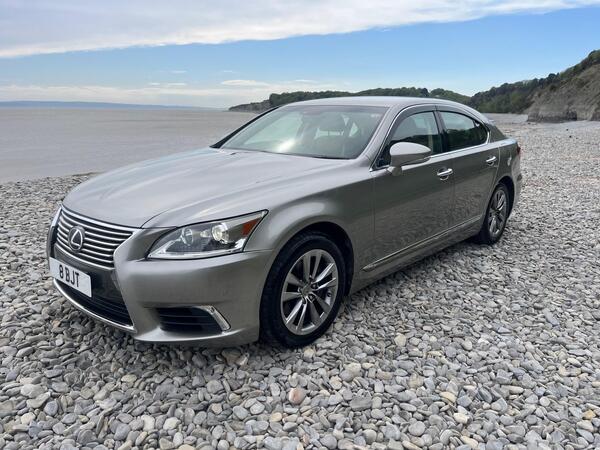 Lexus LS 4.6 460 V8 Luxury Saloon 4dr Petrol Auto Euro 5 (388 ps)