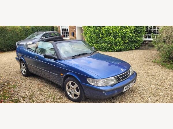 Saab 900 2.0i S 2dr