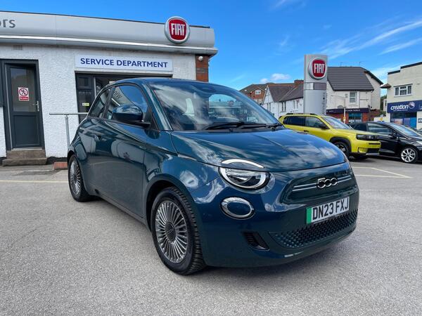 Fiat 500e 42kWh Icon Auto 3dr