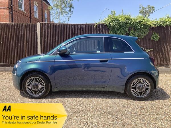 Fiat 500e 42kWh Icon Auto 3dr